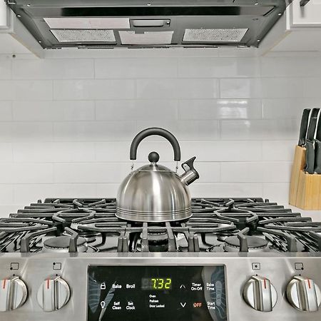 2Br Comfy And Stylish Apt In West Town - Erie 1R Чикаго Экстерьер фото