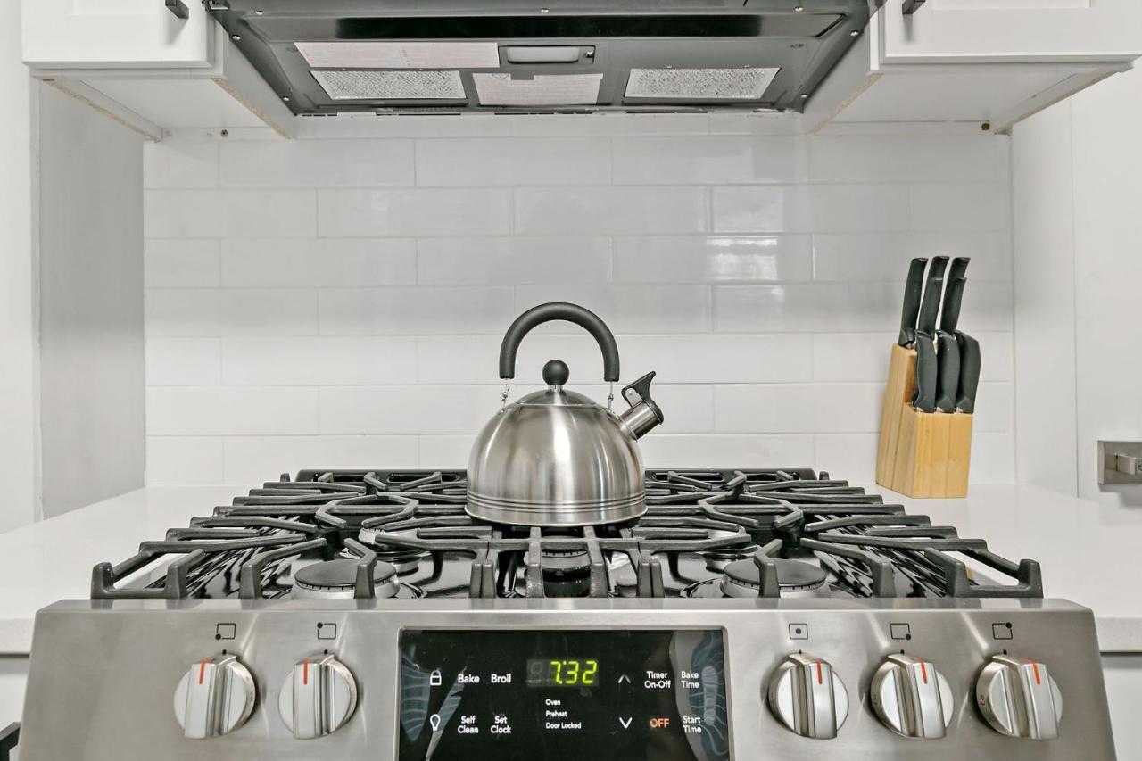 2Br Comfy And Stylish Apt In West Town - Erie 1R Чикаго Экстерьер фото
