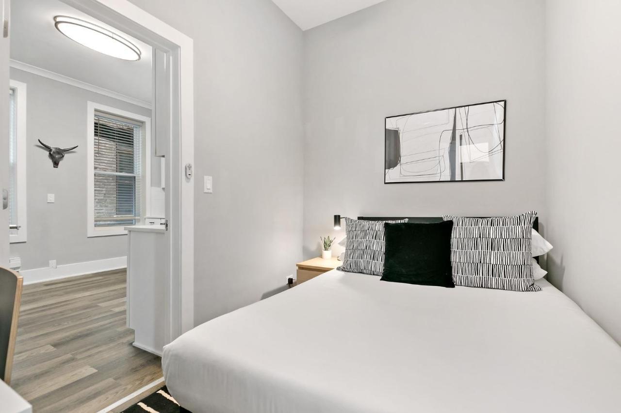 2Br Comfy And Stylish Apt In West Town - Erie 1R Чикаго Экстерьер фото