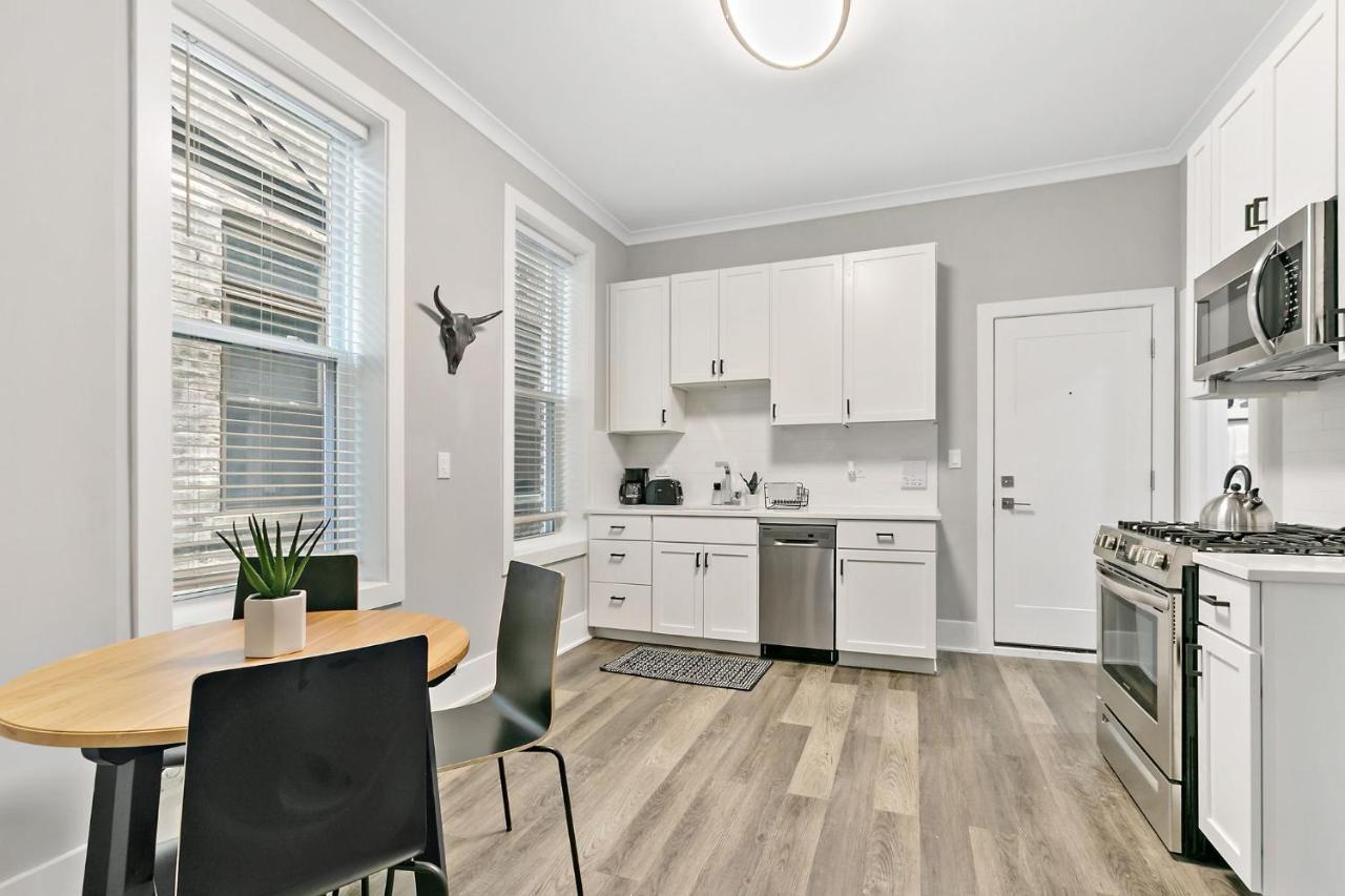 2Br Comfy And Stylish Apt In West Town - Erie 1R Чикаго Экстерьер фото